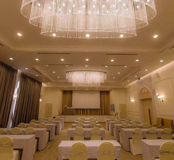 De Embrace Grand Ballroom