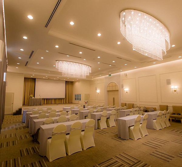 De Embrace Grand Ballroom